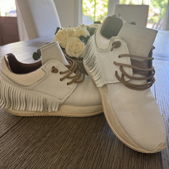 Esseutesse Leather Fringe Sneaker - Picture 3 of 4